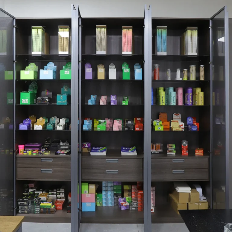 Smoking Accessories Explained: Materials, Quality & Sourcing for Retailers